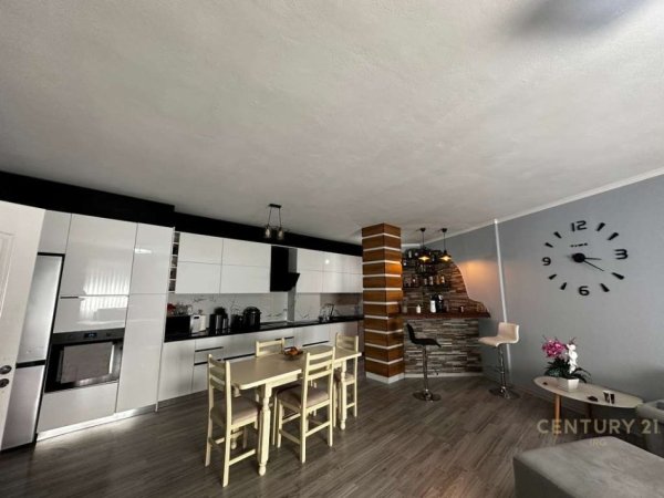 Tirane, shitet apartament 2+1+Aneks+Ballkon Kati 5, 122 m² 158.000 € (Fresk)