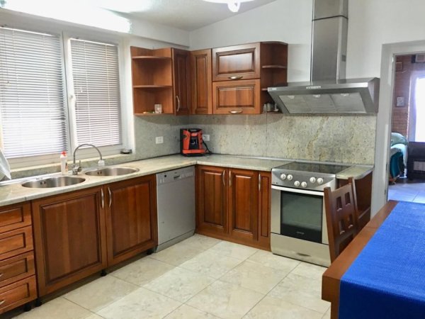 Tirane, jepet me qera apartament+verande | Penthouse 3+1+Aneks+Ballkon Kati 7, 360 m² 1.500 € (Liqeni i Tiranes)