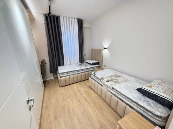 Tirane, jepet me qera apartament 2+1+Ballkon , 108 m² 1.350 € (Liqeni i Thate, Kompleksi Fz)