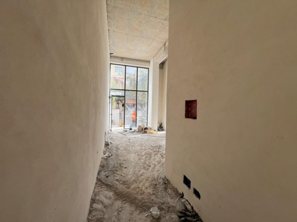Tirane, shitet ambjent biznesi Kati 0, 35 m² 350.000 € (Selvia)