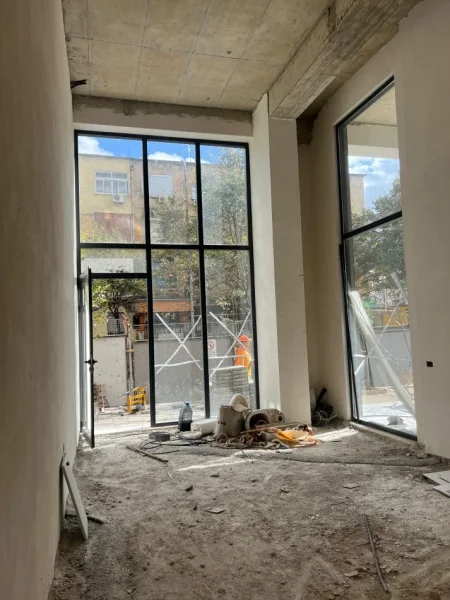 Tirane, shitet ambjent biznesi Kati 0, 35 m² 350.000 € (Selvia)