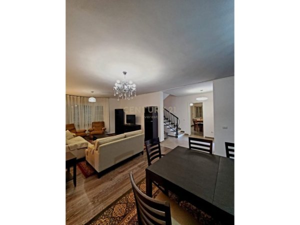 Tirane, jepet me qera Vile 3 Katshe Kati 3, 385 m² 3.000 € (TEG, Garden Villas)