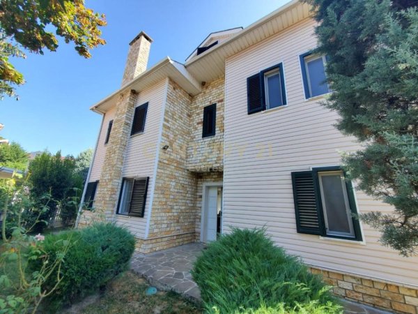 Tirane, jepet me qera Vile 3 Katshe Kati 3, 385 m² 3.000 € (TEG, Garden Villas)