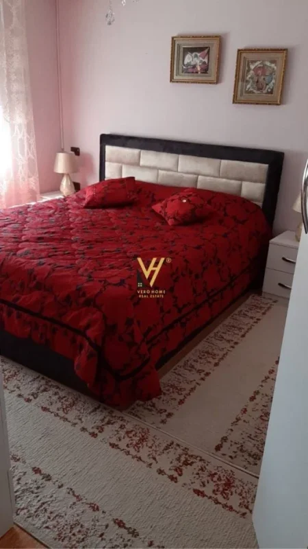 Tirane, jepet me qera apartament 2+1+Ballkon Kati 2, 80 m² 600 € (PAZARI I RI)