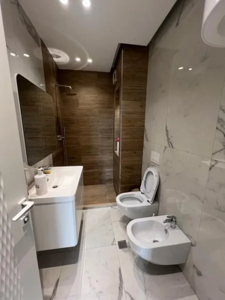 Tirane, shitet apartament 3+1+Ballkon Kati 5, 110 m² 300.000 € (21Dhjetori)