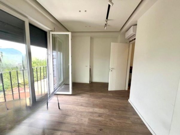 Tirane, shitet apartament 3+1+Ballkon Kati 5, 110 m² 300.000 € (21Dhjetori)