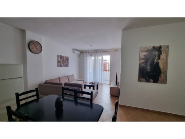 Tirane, jepet me qera apartament 2+1+Ballkon Kati 7, 113 m² 470 € (Unaza e Re)