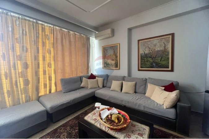 Tirane, jepet me qera apartament 2+1+Ballkon Kati 5, 90 m² 700 € (Kompleksi Delijorgji)