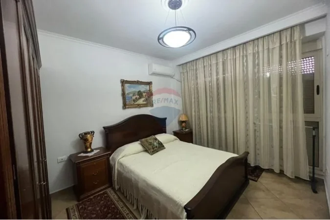 Tirane, jepet me qera apartament 2+1+Ballkon Kati 5, 90 m² 700 € (Kompleksi Delijorgji)