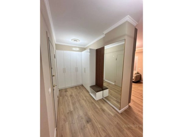 Tirane, shitet apartament 2+1+Aneks+Ballkon Kati 8, 105 m² 168.000 € (Kompleksi Fratari)