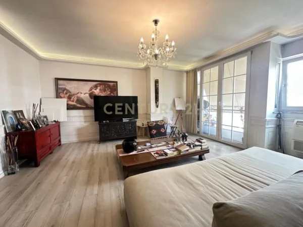 Tirane, shitet apartament 2+1 Kati 5, 107 m² (Pallati me Shigjeta)