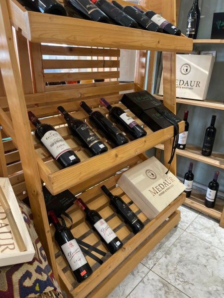 Tirane, ofroj Shes Rafte druri dhe organizues terheqes per supermarkete