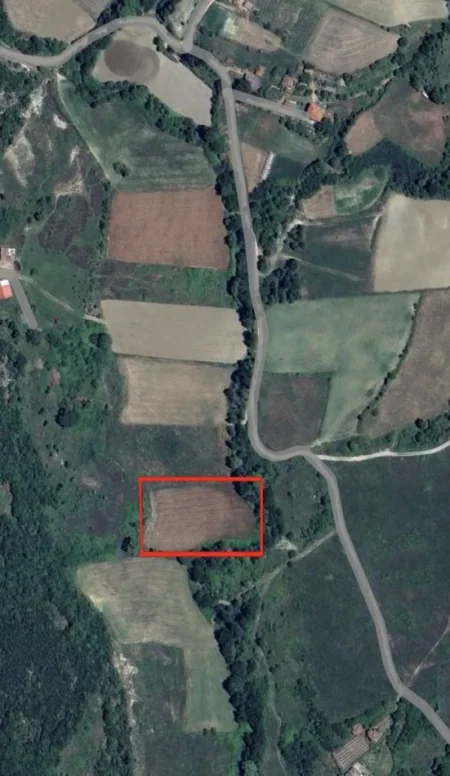 Tirane, shitet toke , 3.000 m² 300.000 € (Kryezi-Tirane)