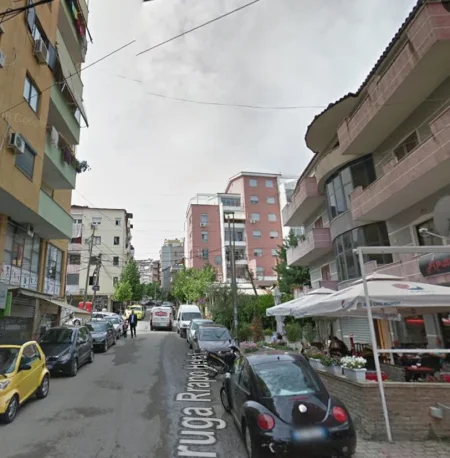 Tirane, shitet apartament 2+1+Ballkon Kati 2, 102 m² 175.000 € (Rruga Rrapo Hekali)