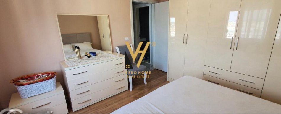 Tirane, jepet me qera apartament 1+1+Ballkon Kati 11, 86 m² 650 € (KOMUNA E PARISIT)