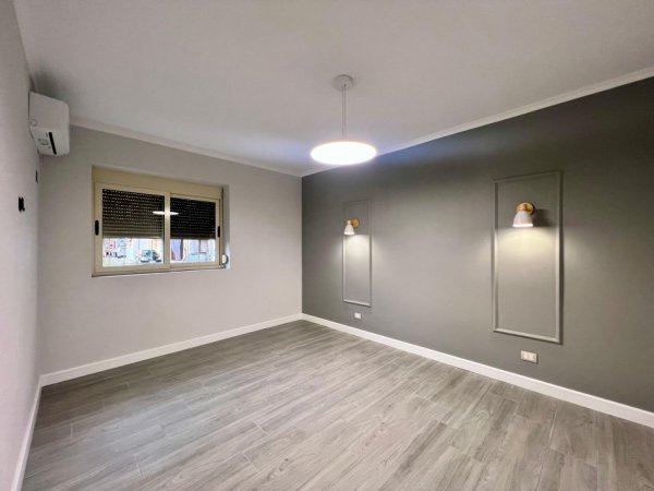 Tirane, jepet me qera apartament 1+1 Kati 1, 59 m² 550 € (Shkolla e Kuqe)