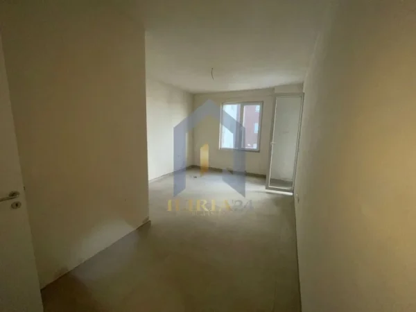 Tirane, shitet apartament 1+1+Ballkon Kati 5, 75 m² 70.096 € (Kamez)