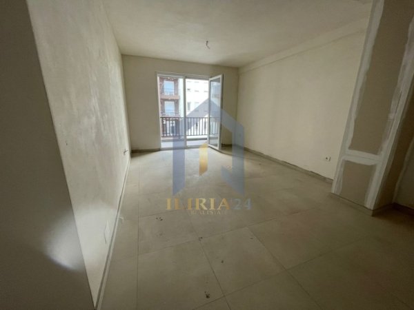 Tirane, shitet apartament 1+1+Ballkon Kati 5, 75 m² 70.096 € (Kamez)