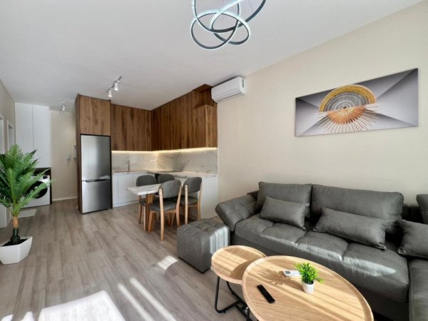 Tirane, jepet me qera apartament 2+1+Ballkon Kati 8, 76 m² 1.000 € (Zogi i zi)