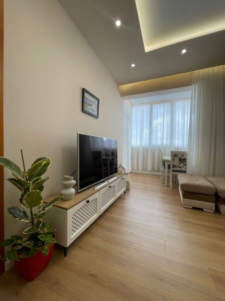 Tirane, jepet me qera apartament 1+1 Kati 7, 70.000L/MUAJ