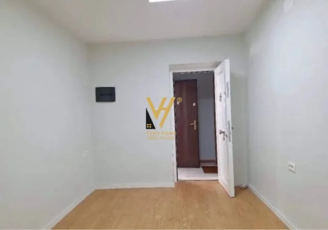Tirane, jepet me qera zyre Kati 1, 36 m² 400 € (BLLOK)