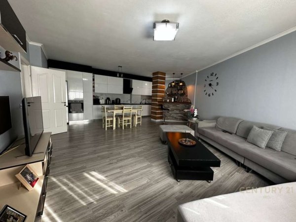 Tirane, shitet apartament 2+1 Kati 5, 122 m² 158.000 € (fresku)