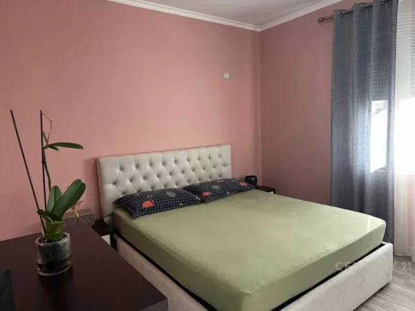 Tirane, shitet apartament 2+1 Kati 5, 122 m² 158.000 € (fresku)