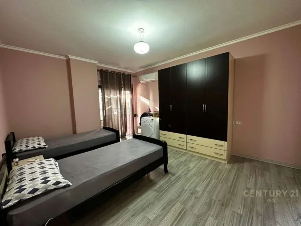 Tirane, shitet apartament 2+1 Kati 5, 122 m² 158.000 € (fresku)