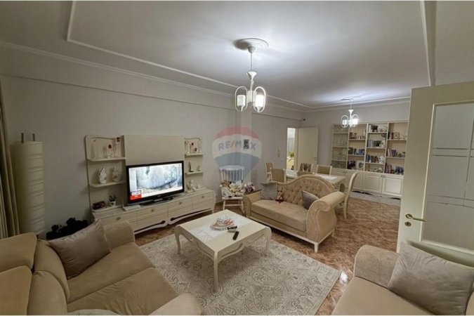 Tirane, shitet apartament 2+1 Kati 2, 115 m² 264.500 € (Stacioni i Trenit, Tiranë)