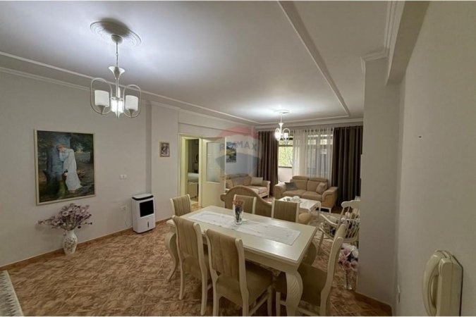 Tirane, shitet apartament 2+1 Kati 2, 115 m² 264.500 € (Stacioni i Trenit, Tiranë)