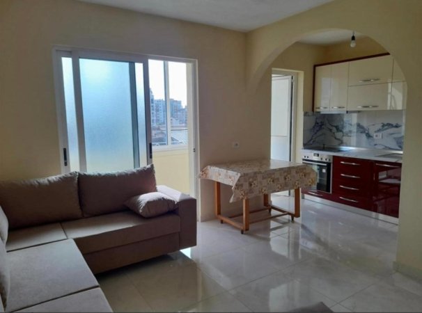 Tirane, jepet me qera apartament 1+1 Kati 6, 60 m² 500 € 