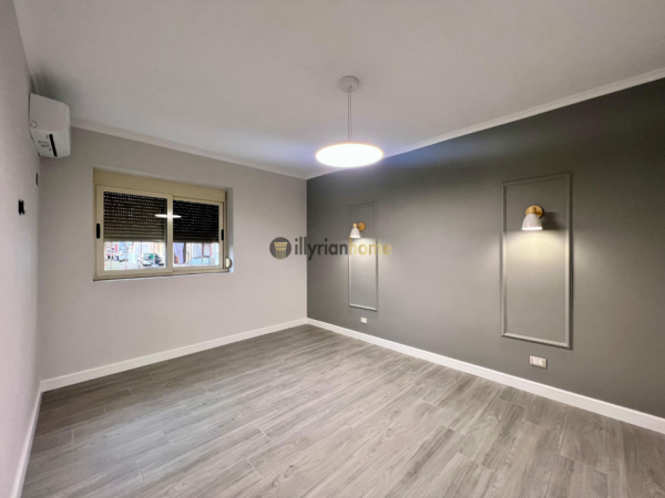 Tirane, jepet me qera apartament 1+1 Kati 1, 59 m² 550 € (Shkolla e Kuqe)