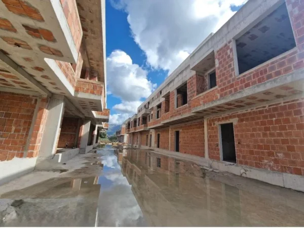 Tirane, shitet Vile 3 Katshe Kati 2, 231 m² 473.200 € 