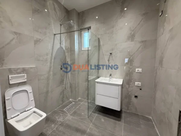 Tirane, shitet apartament 1+1 Kati 1, 64 m² 124.756 € (Prane Kompleksit Mangalem)