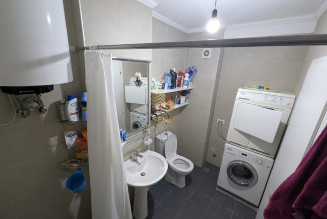 Tirane, jepet me qera apartament 1+1+Ballkon Kati 2, 60 m² 370 € (Rruga Aleksander Konda)