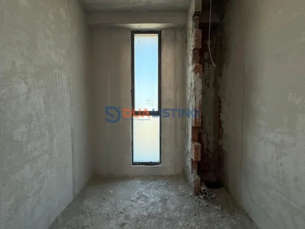 Tirane, shitet apartament 2+1+Ballkon Kati 0, 121 m² (Mjull- Bathore)