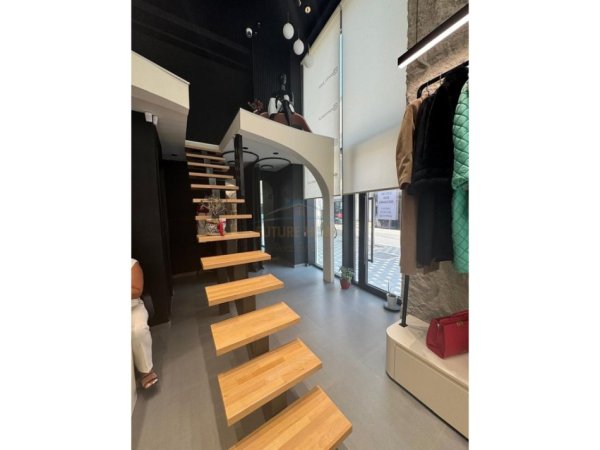 Tirane, shitet dyqan Kati 0, 