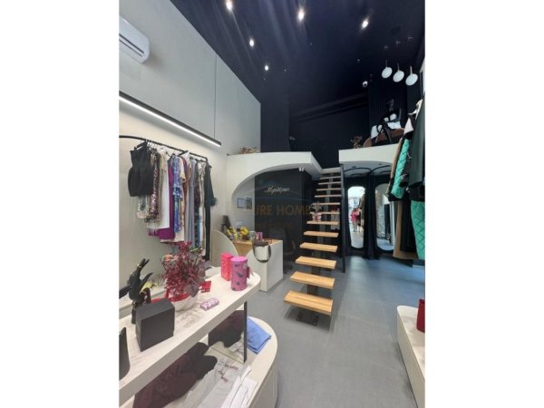 Tirane, shitet dyqan Kati 0, 