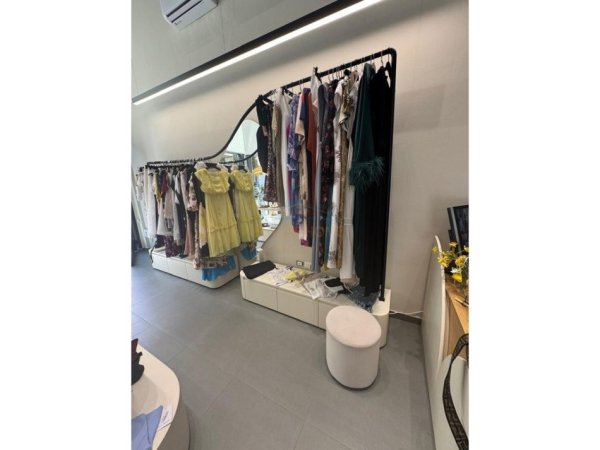 Tirane, shitet dyqan Kati 0, 