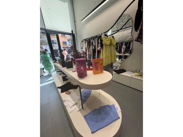 Tirane, shitet dyqan Kati 0, 