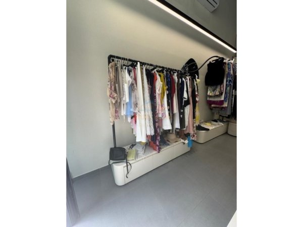 Tirane, shitet dyqan Kati 0, 