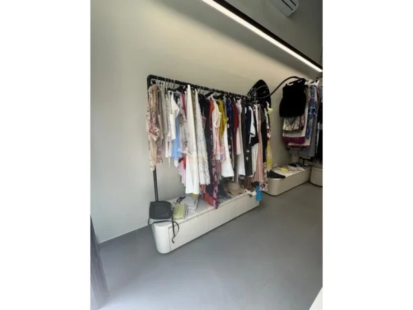 Tirane, shitet dyqan Kati 0, 