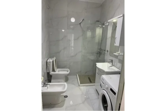 Tirane, jepet me qera apartament 1+1 Kati 3, 65 m² 600 € (Liqeni i Thate)