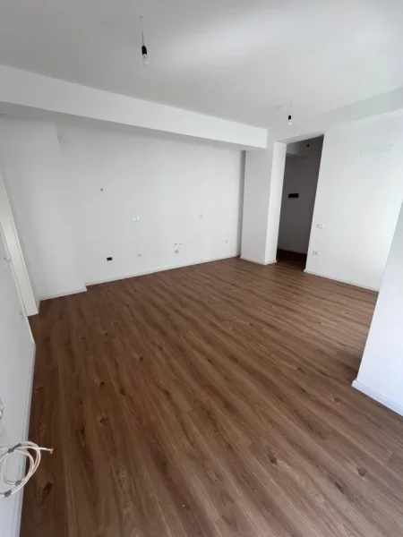 Tirane, shitet apartament 1+1 Kati 5, 65 m² 109.500 € (rezidenca kaimi)