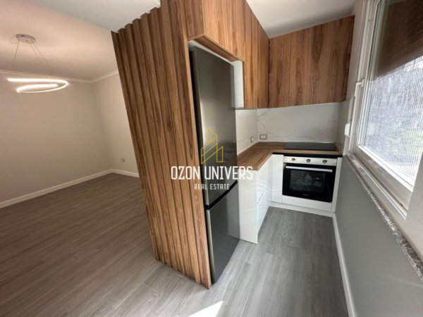Tirane, jepet me qera ambjent biznesi Kati 0, 60 m² 600 € (Shkolla Kuqe, afër Pazarit të Ri Tirana, Albania)