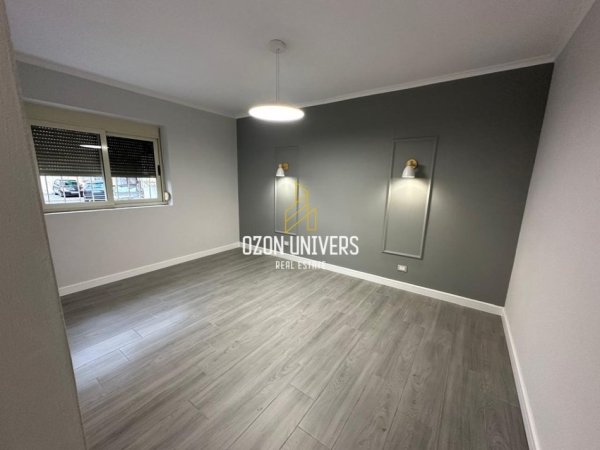 Tirane, jepet me qera ambjent biznesi Kati 0, 60 m² 600 € (Shkolla Kuqe, afër Pazarit të Ri Tirana, Albania)