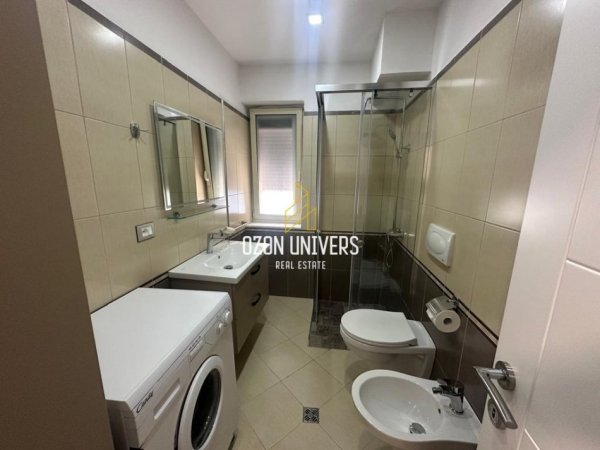 Tirane, jepet me qera ambjent biznesi Kati 0, 60 m² 600 € (Shkolla Kuqe, afër Pazarit të Ri Tirana, Albania)