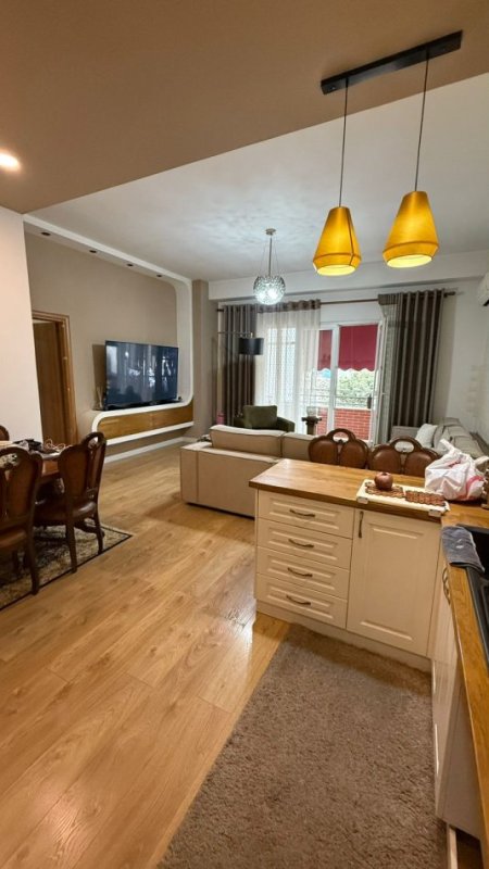 Tirane, shitet apartament 2+1 Kati 1, 114 m² 170.000 € (Yzberisht)