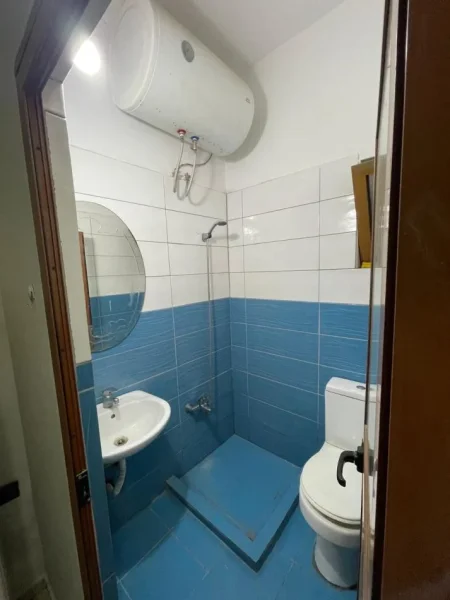 Tirane, jepet me qera Vile 1+1 Kati 0, 40 m² 350 € 