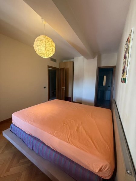 Tirane, jepet me qera apartament 2+1+Ballkon Kati 7, 98 m² 1.600 € (Torre Drini)